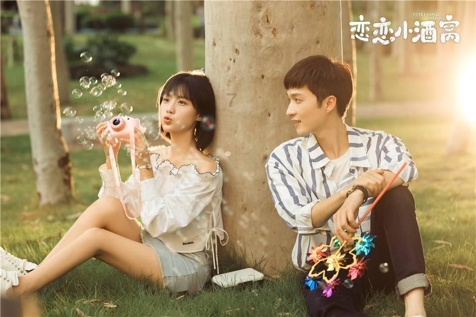 男子婚礼现场凑热闹,偷走万元红包,法院是如何判决的呢?-专业有问必答平台
